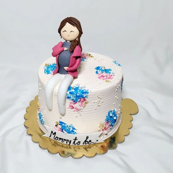 Customized Mom-To-Be Cake